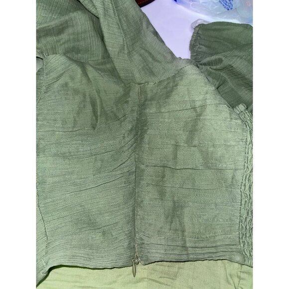 MINKPINK Women's Green Long Puff  Sleeve Crop Top Smocked Back Ruched Large - Picture 8 of 8